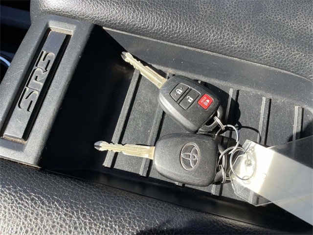 Used 2018 Toyota Tundra SR5 w/ SR5 Upgrade Package image 31