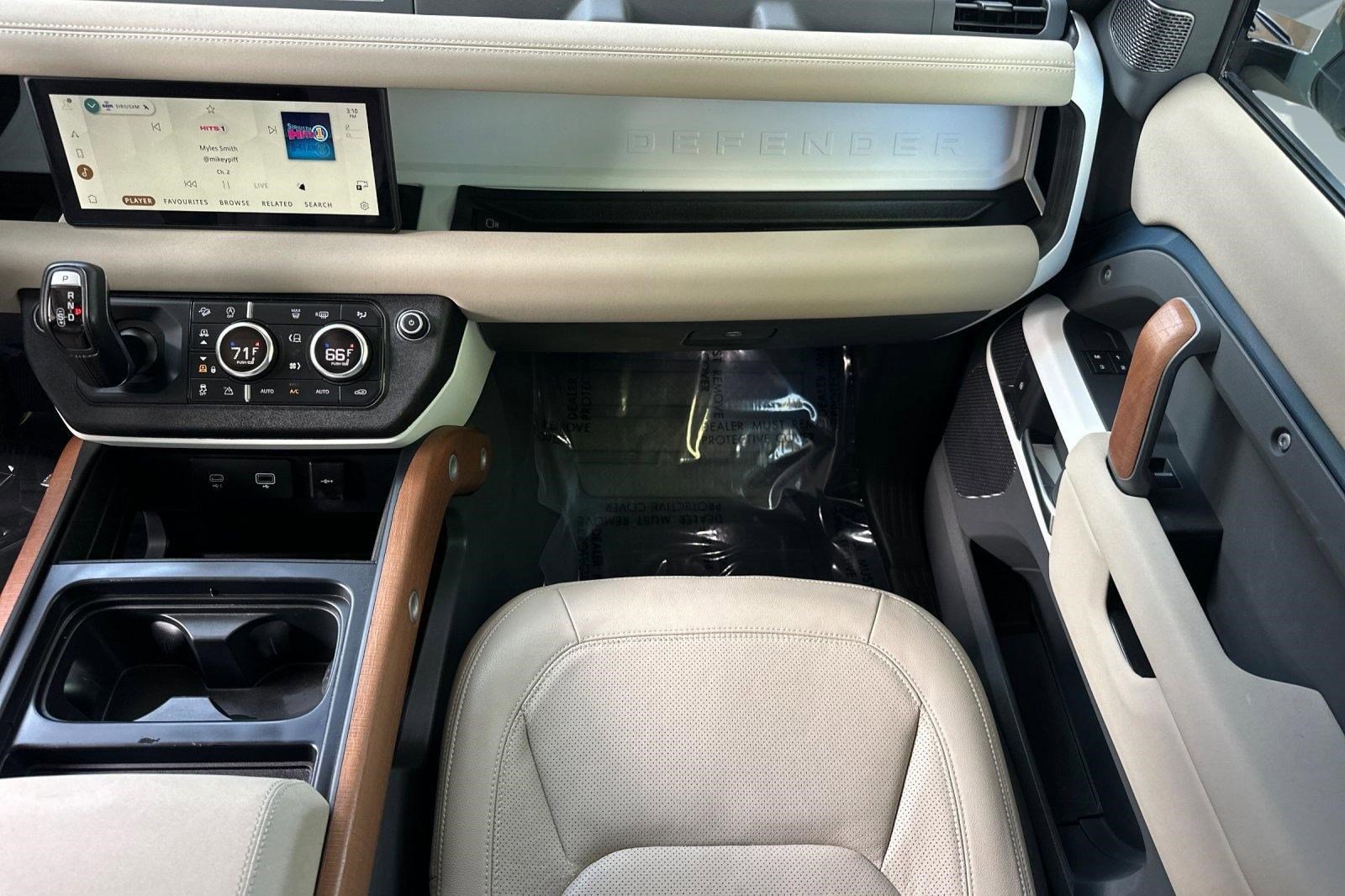 Used 2023 Land Rover Defender 110 SE AWD/4WD image 29