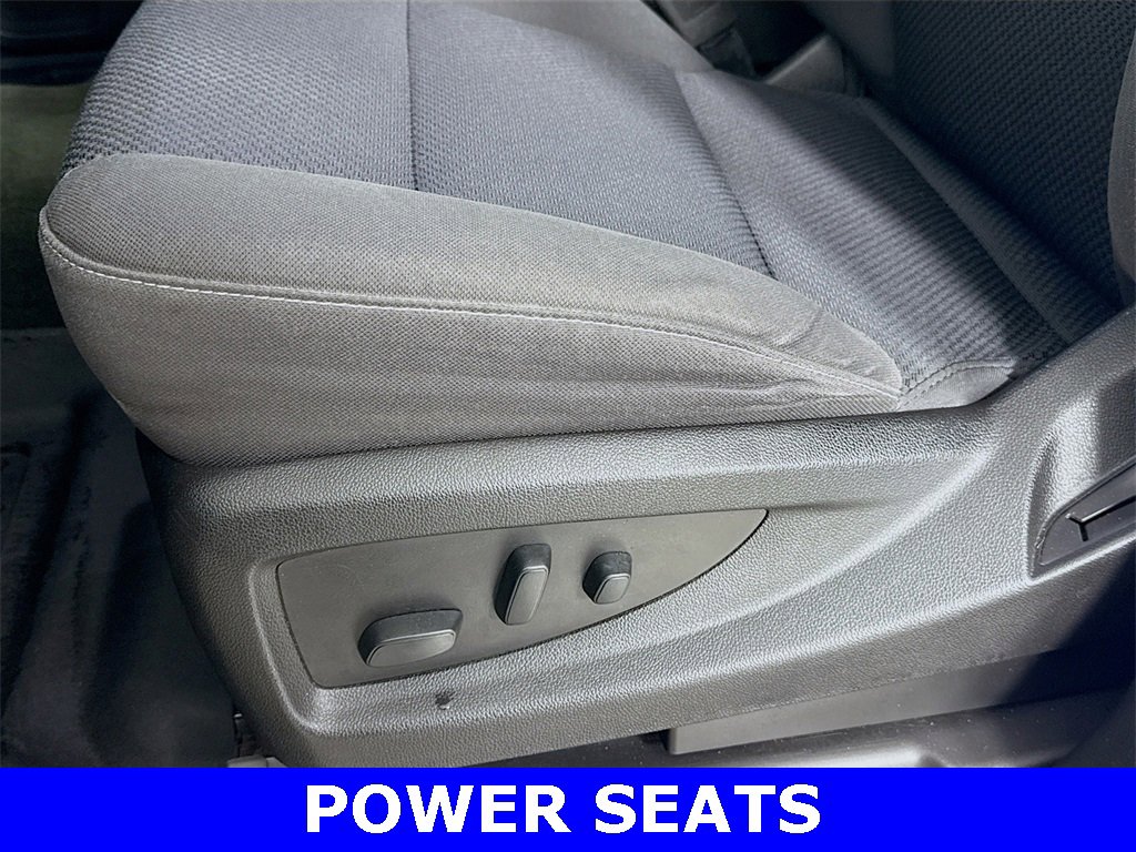 Used 2018 Chevrolet Silverado 1500 LT w/ LPO, Black Pack image 5