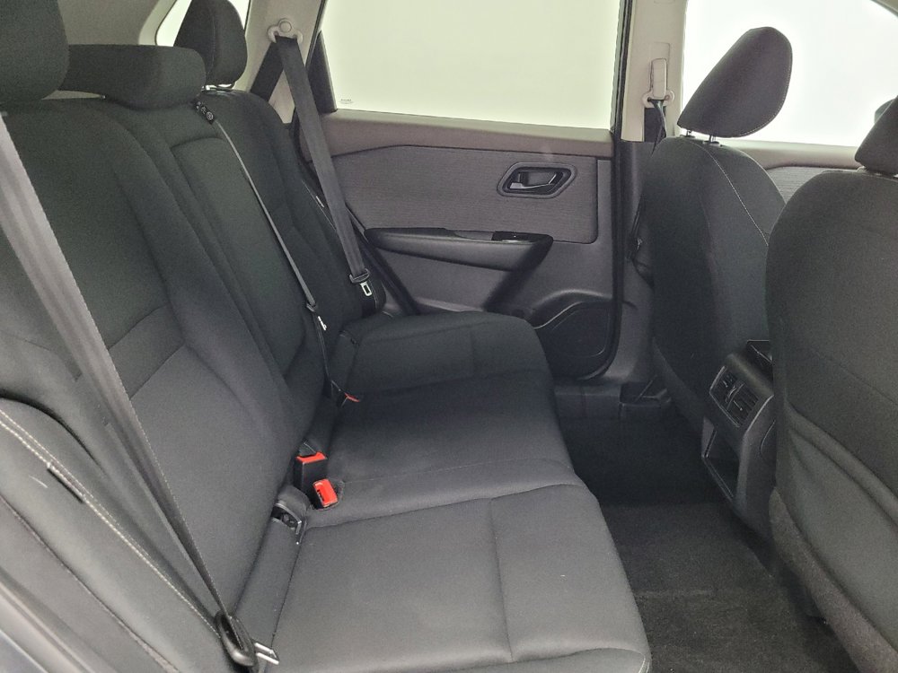 Used 2023 Nissan Rogue S image 19