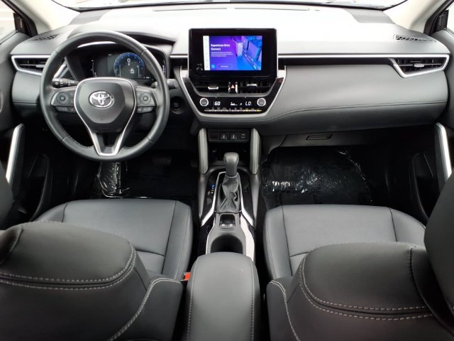 Certified 2025 Toyota Corolla Cross XLE FWD image 12