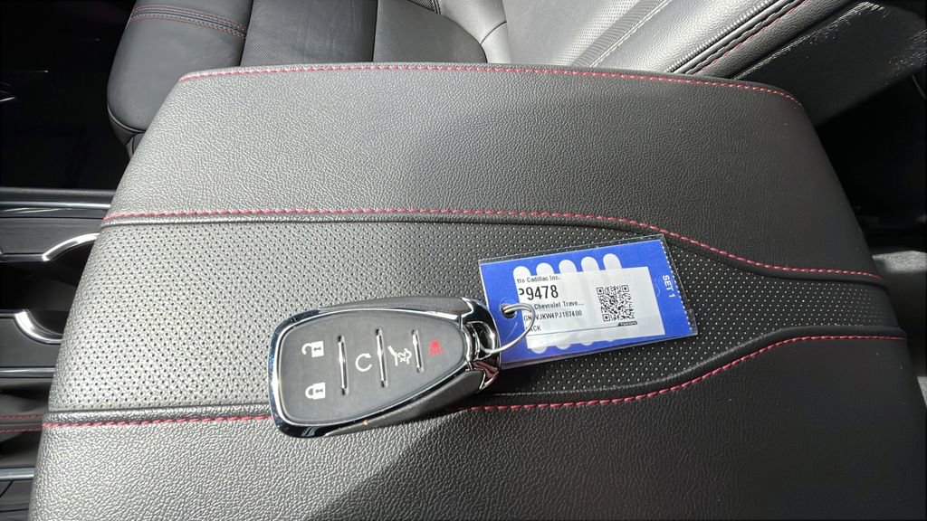 Used 2023 Chevrolet Traverse RS image 23