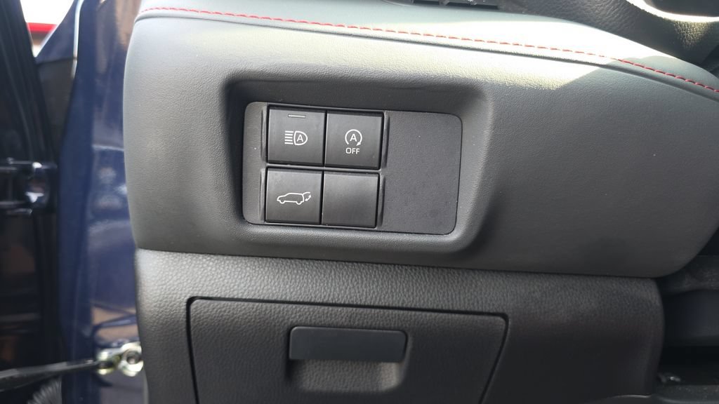 Used 2023 Toyota Highlander XSE FWD image 13