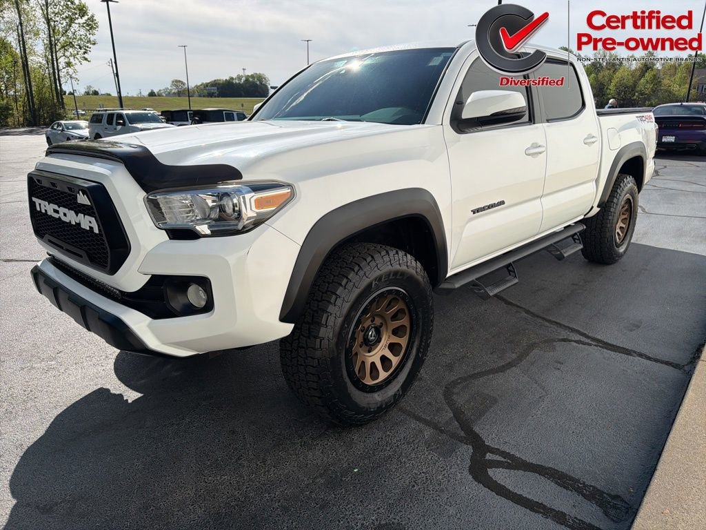 Used 2020 Toyota Tacoma TRD Off-Road AWD/4WD image 3