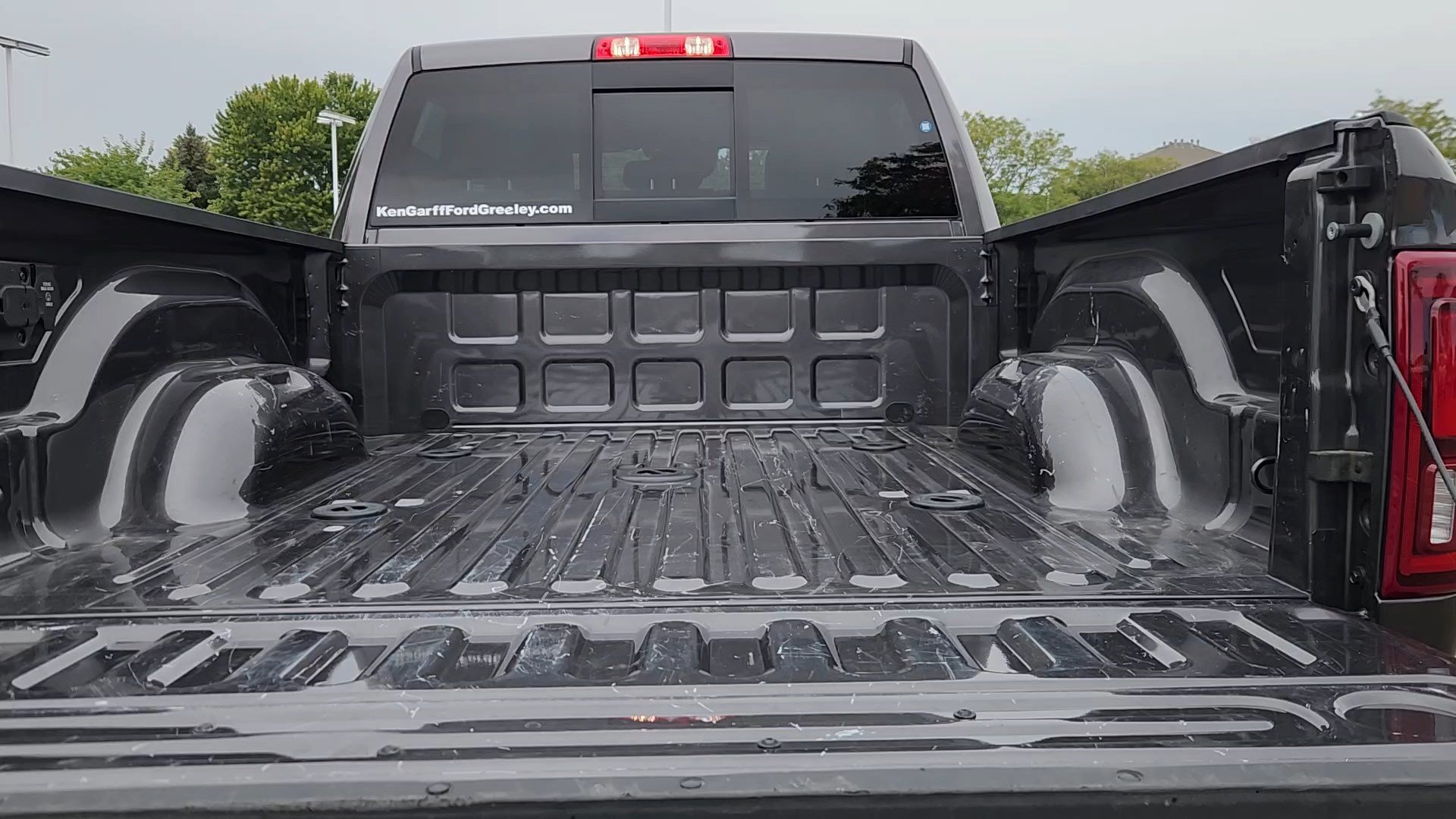 Used 2025 RAM 2500 Laramie AWD/4WD image 41