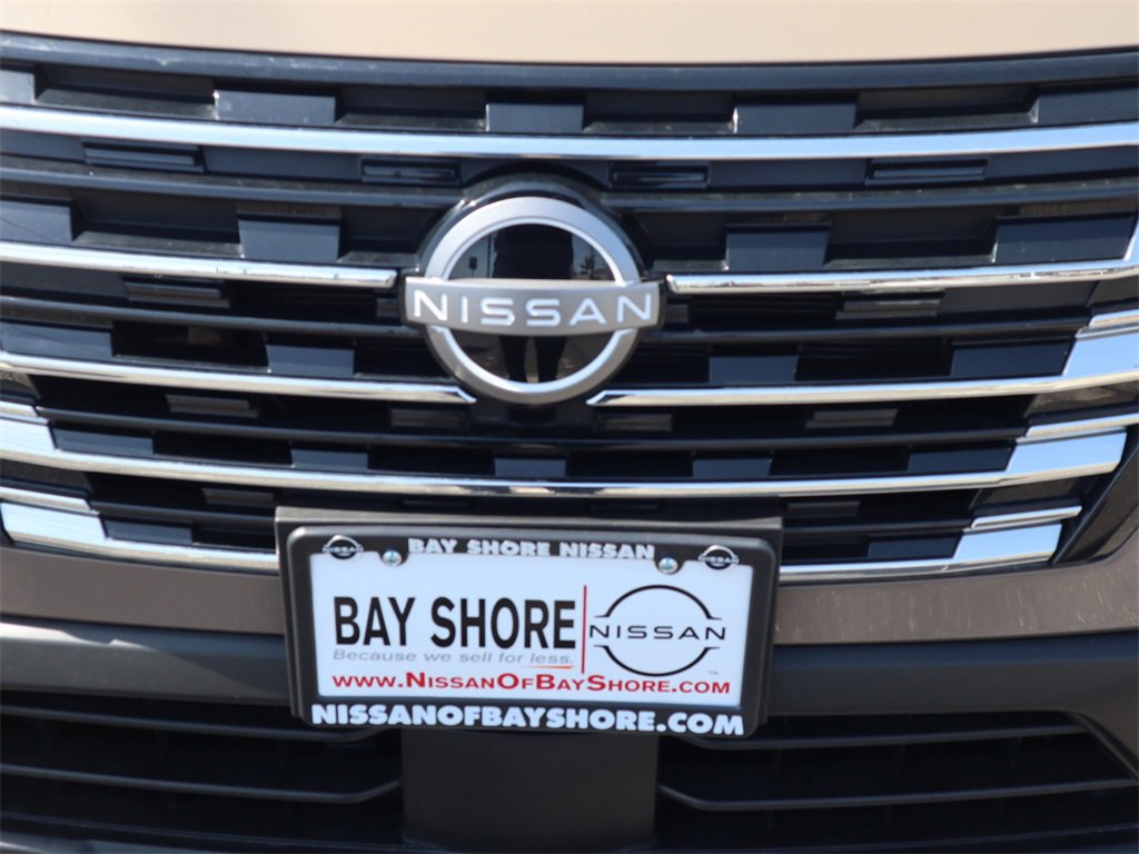 Certified 2025 Nissan Rogue SV image 31