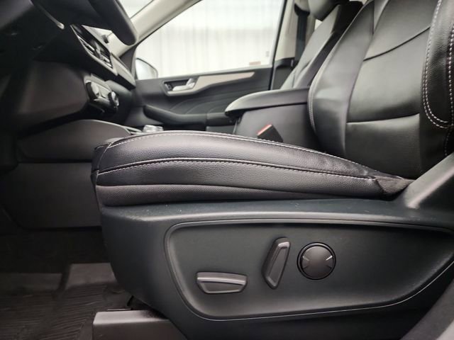 Used 2022 Ford Escape SEL image 16