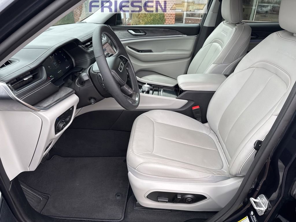 Used 2022 Jeep Grand Cherokee Overland image 8