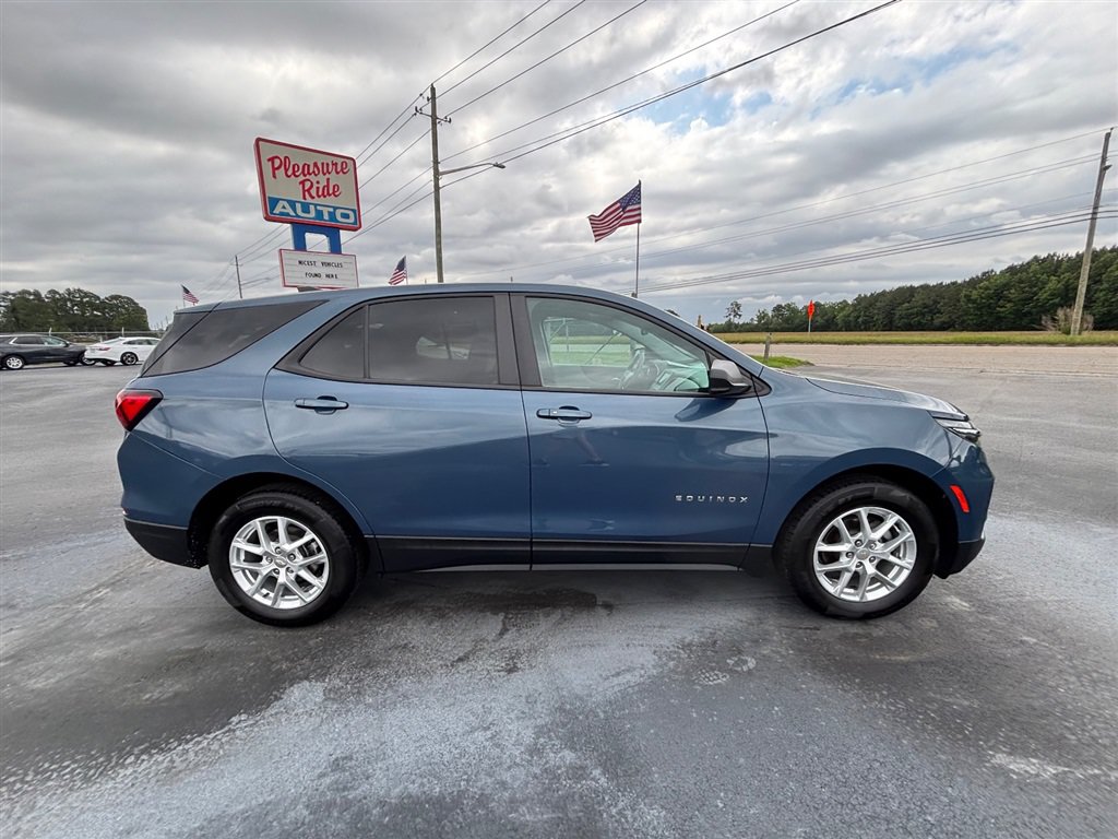 Used 2024 Chevrolet Equinox LS w/ LS Convenience Package FWD image 7