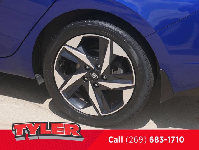 Used 2022 Hyundai Elantra Limited FWD image 40