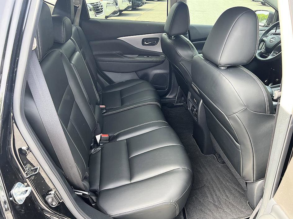 Certified 2024 Nissan Murano SV w/ SV Midnight Edition Package image 16