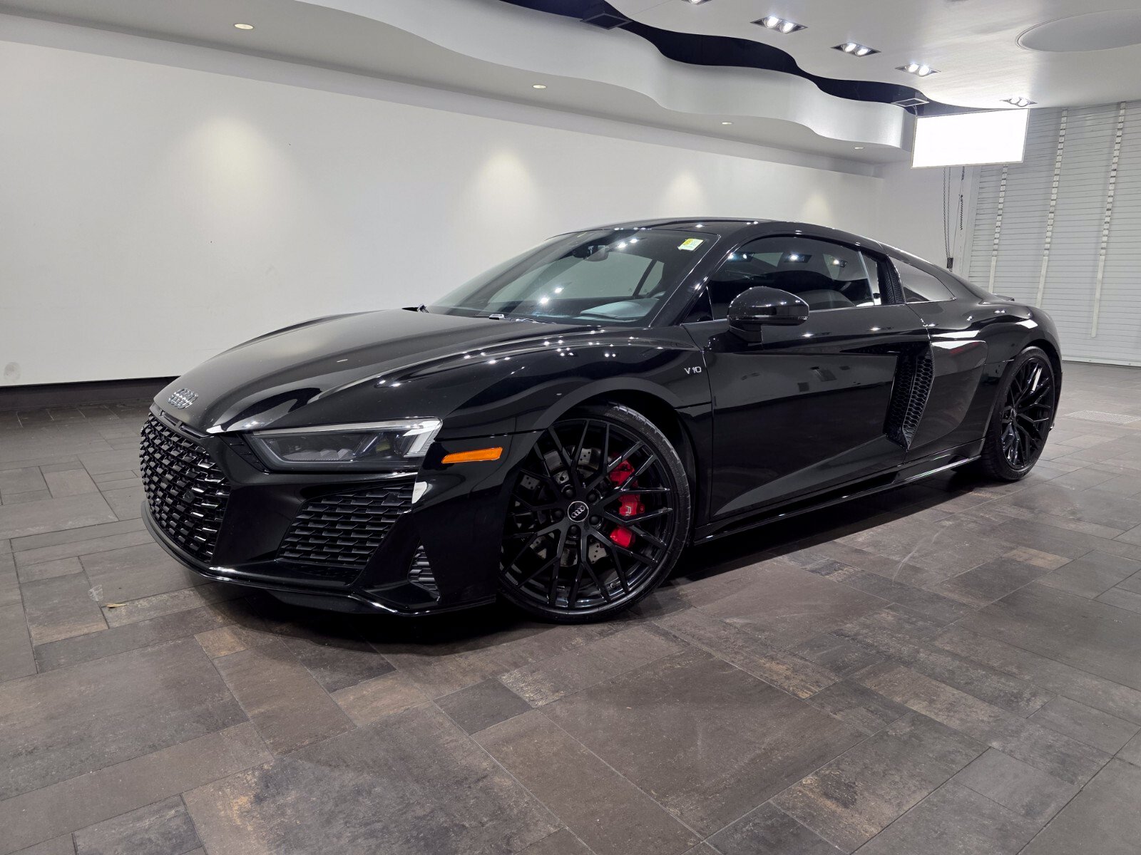 Used 2020 Audi R8 V10 w/ Carbon Exterior Package AWD/4WD image 1