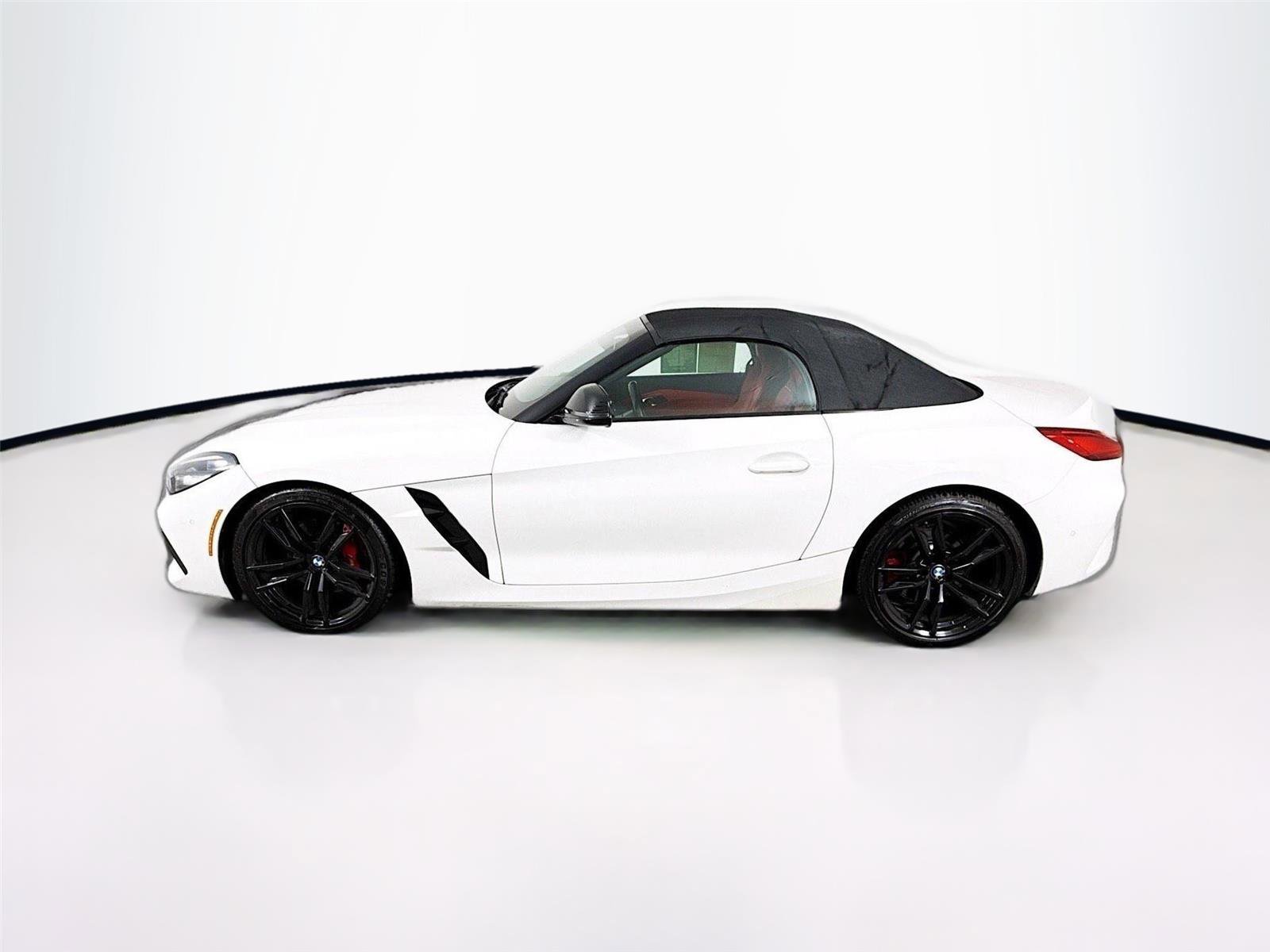 Used 2022 BMW Z4 sDrive30i w/ Dynamic Handling Package image 4