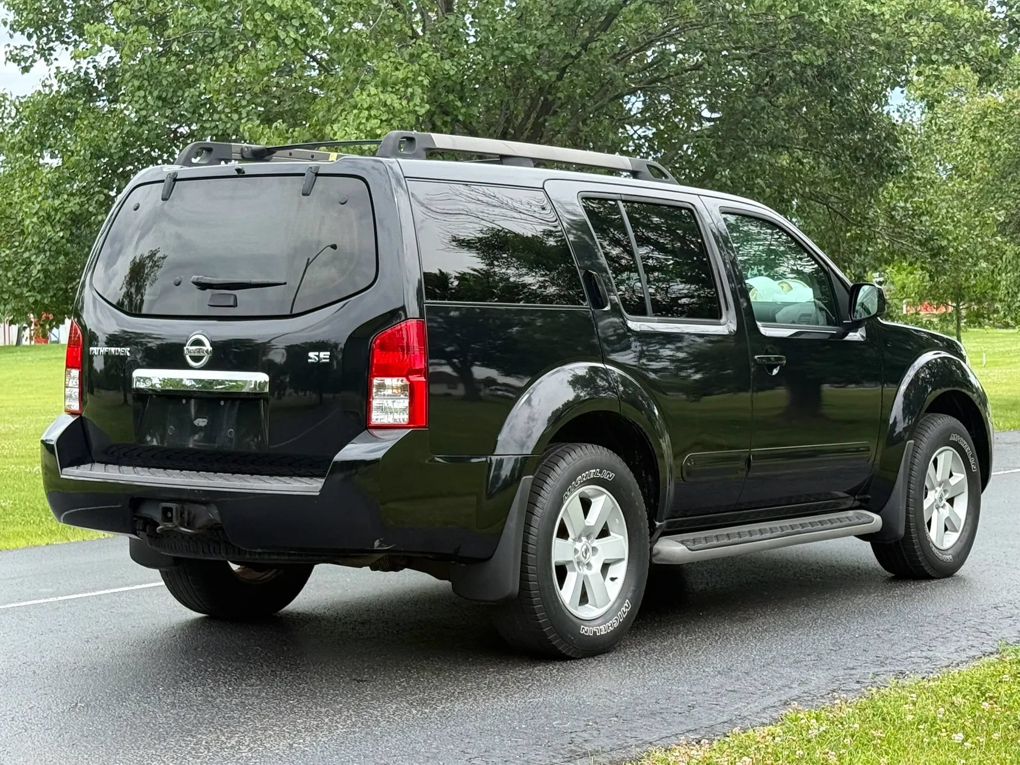 Used 2008 Nissan Pathfinder SE w/ Leather Pkg AWD/4WD image 5