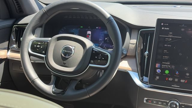Certified 2026 Volvo XC90 B5 Core AWD/4WD image 16