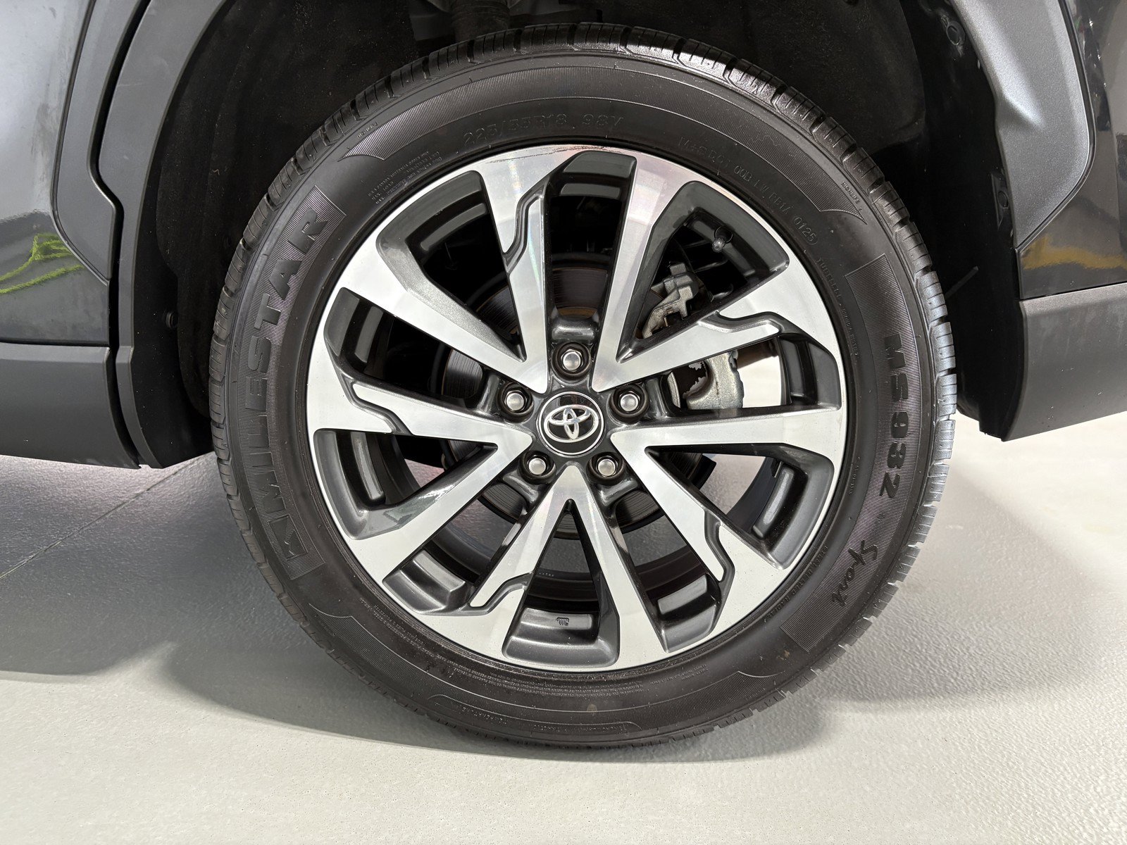 Used 2024 Toyota Corolla Cross XLE AWD/4WD image 29
