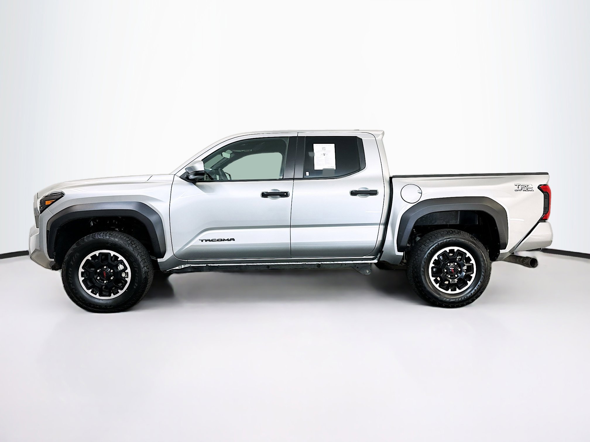 Used 2025 Toyota Tacoma TRD Off-Road image 4