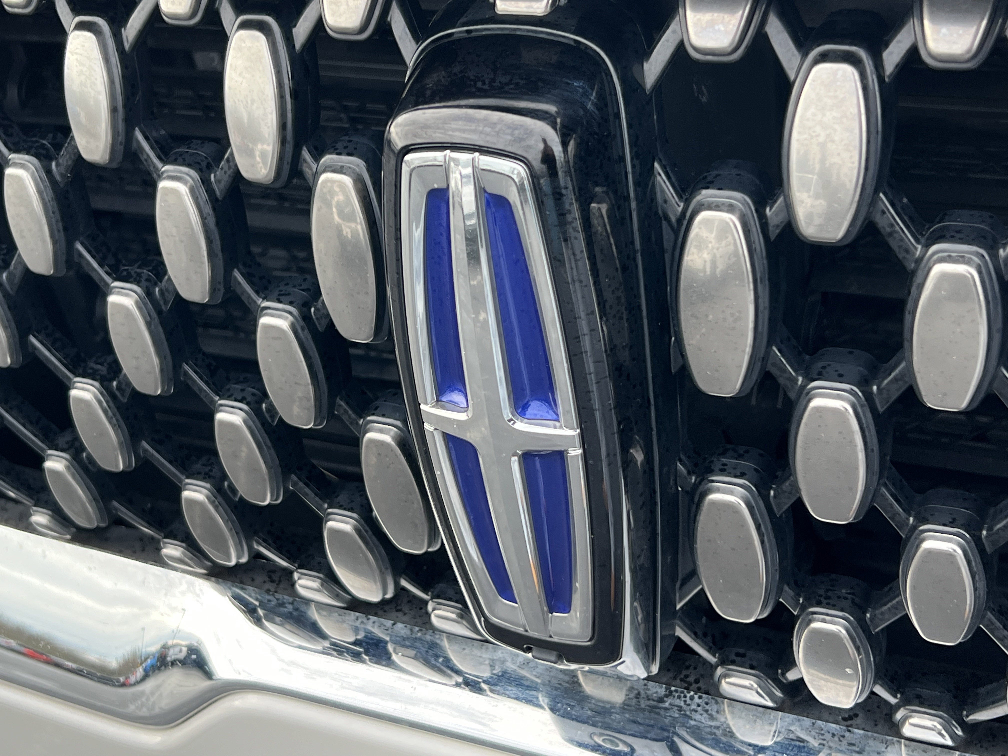 Used 2021 Lincoln Aviator Grand Touring w/ Equipment Group 302A image 8