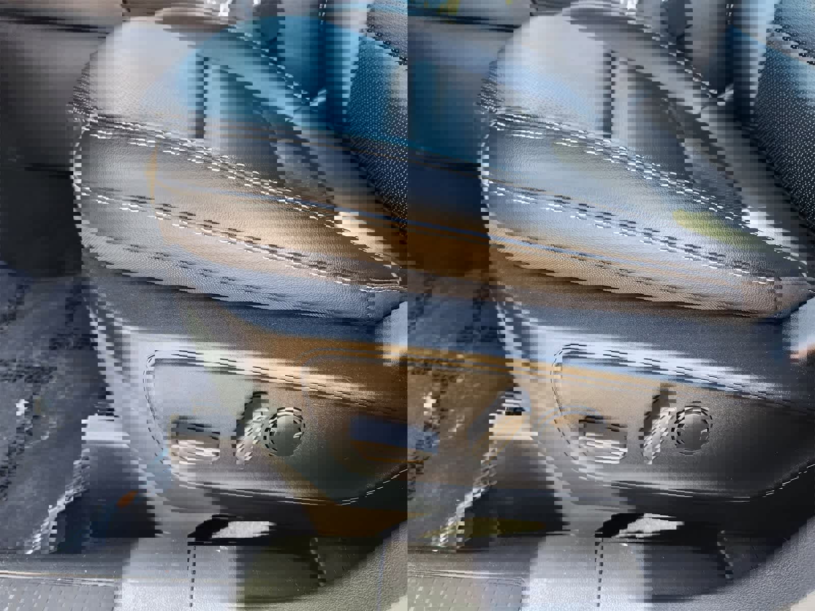 Used 2021 Ford Escape SEL image 22