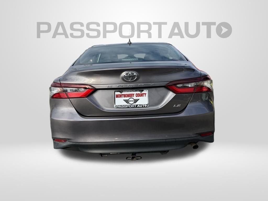 Used 2022 Toyota Camry LE image 5