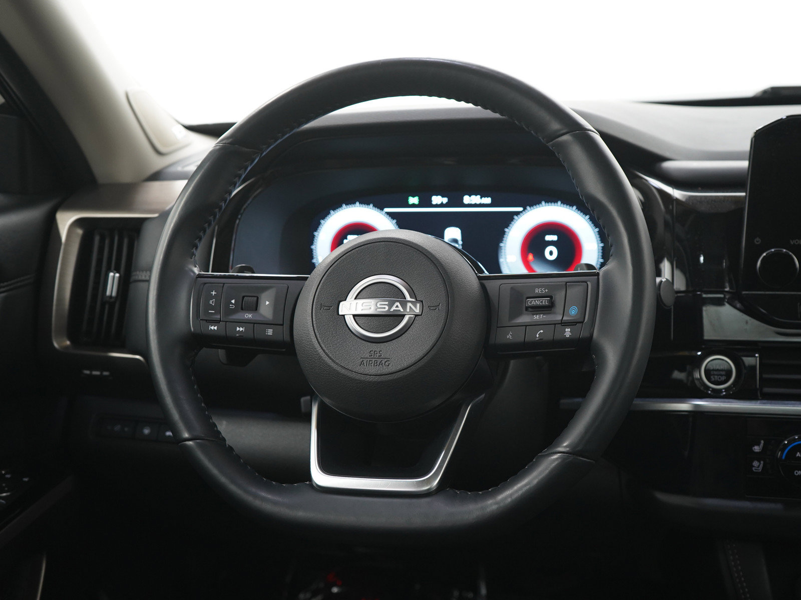 Used 2024 Nissan Pathfinder Platinum AWD/4WD image 18