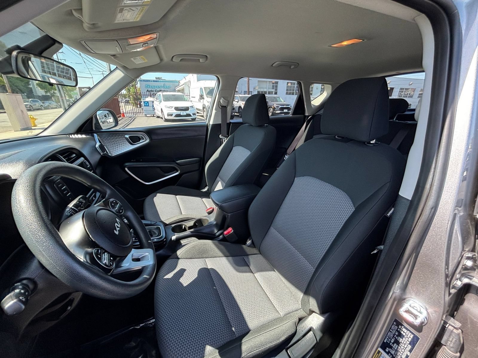 Used 2025 Kia Soul LX w/ LX Technology Package FWD image 27