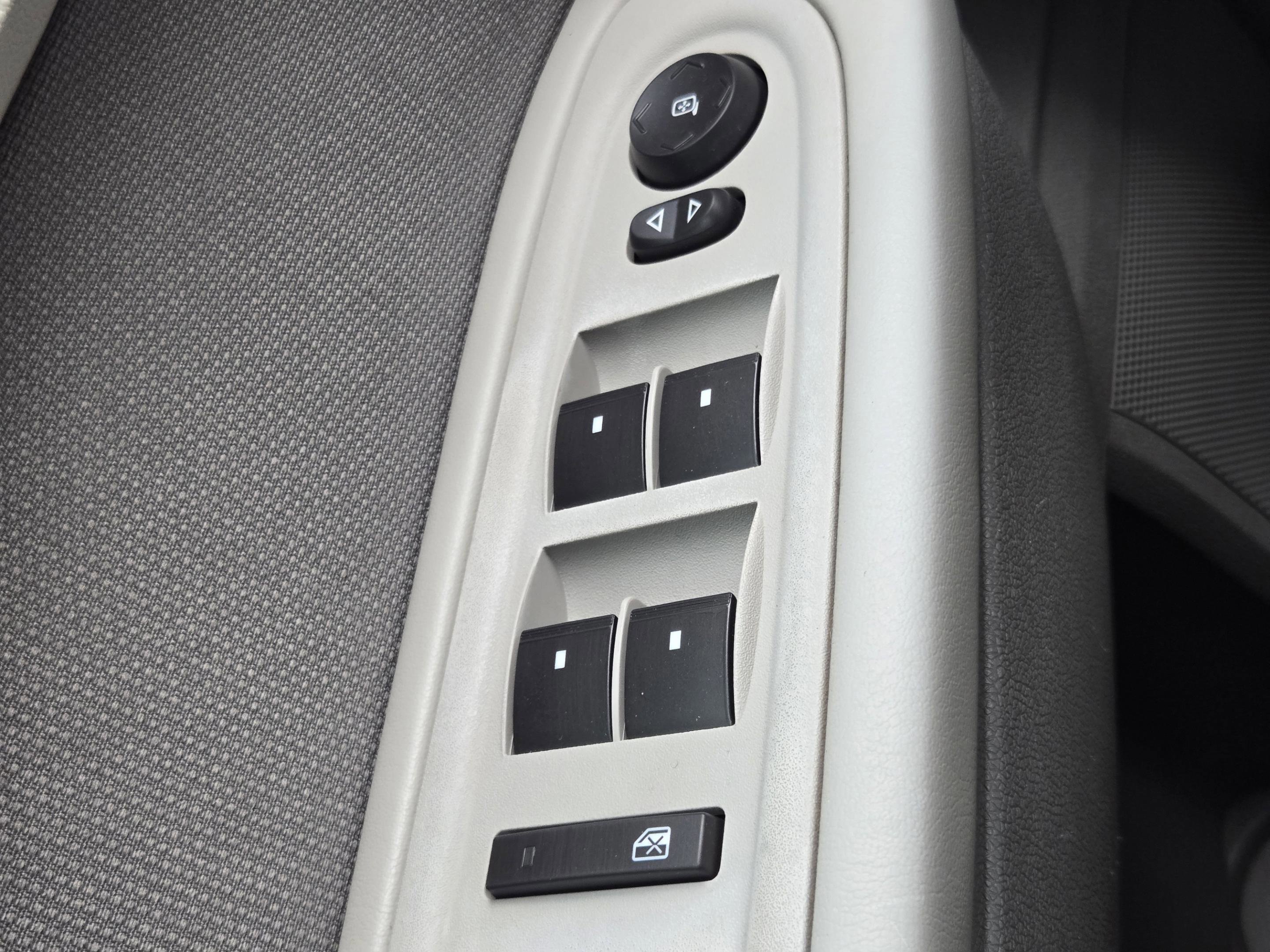 Used 2012 Chevrolet Traverse LS FWD image 19