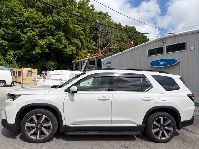 Used 2023 Honda Pilot Elite image 3