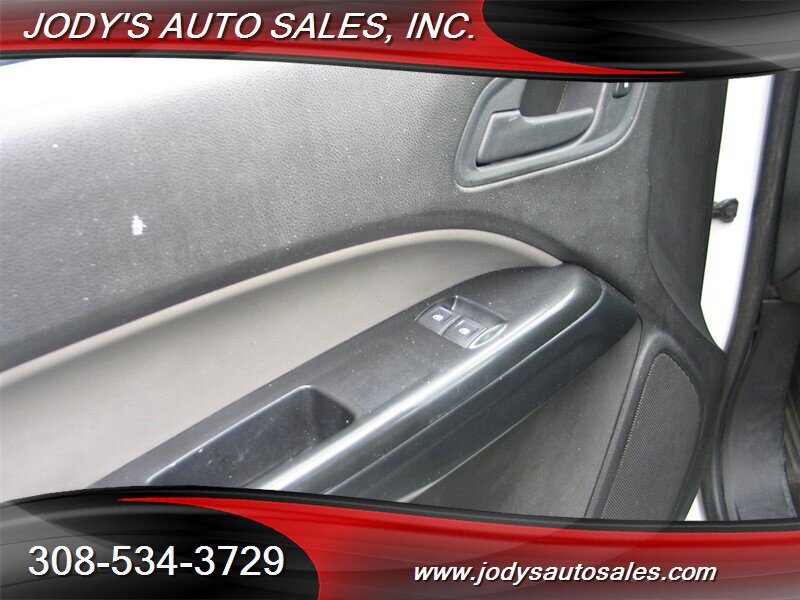 Used 2016 Chevrolet Colorado W/T w/ WT Convenience Package RWD image 3