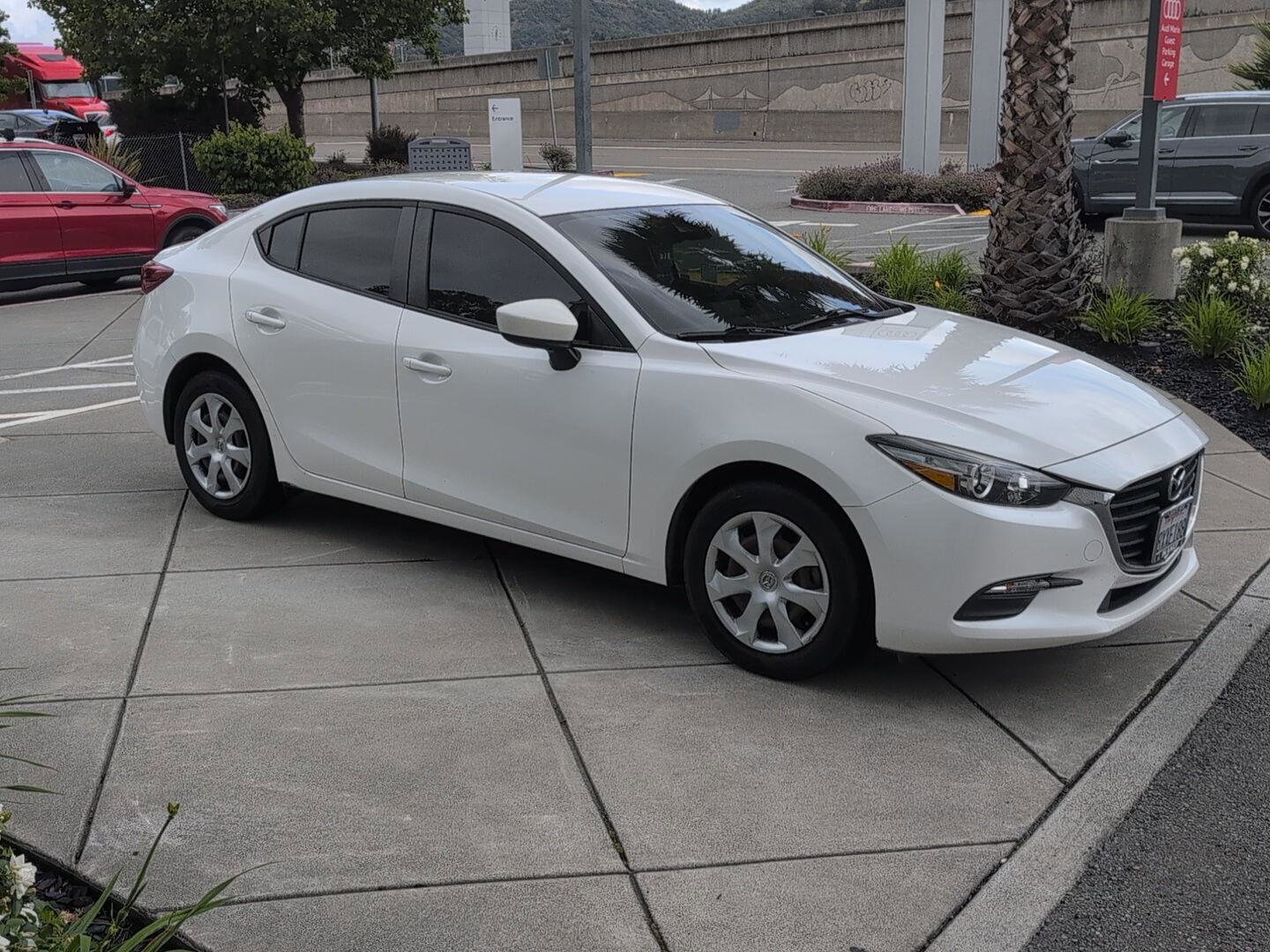Used 2018 MAZDA MAZDA3 Sport FWD image 5