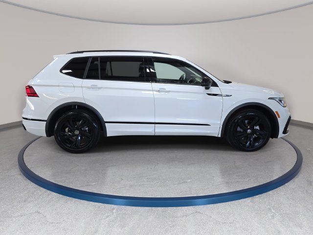 Used 2024 Volkswagen Tiguan SE R-Line FWD image 5