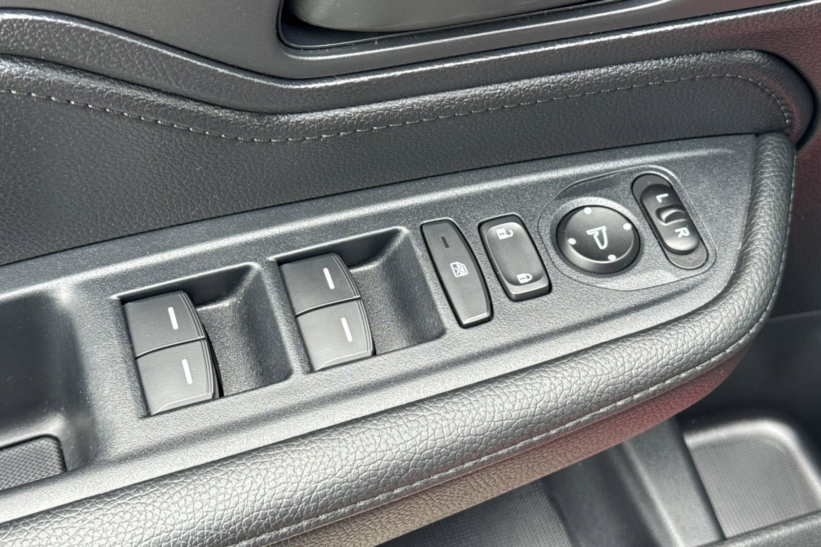 Used 2025 Honda Odyssey Sport-L image 13