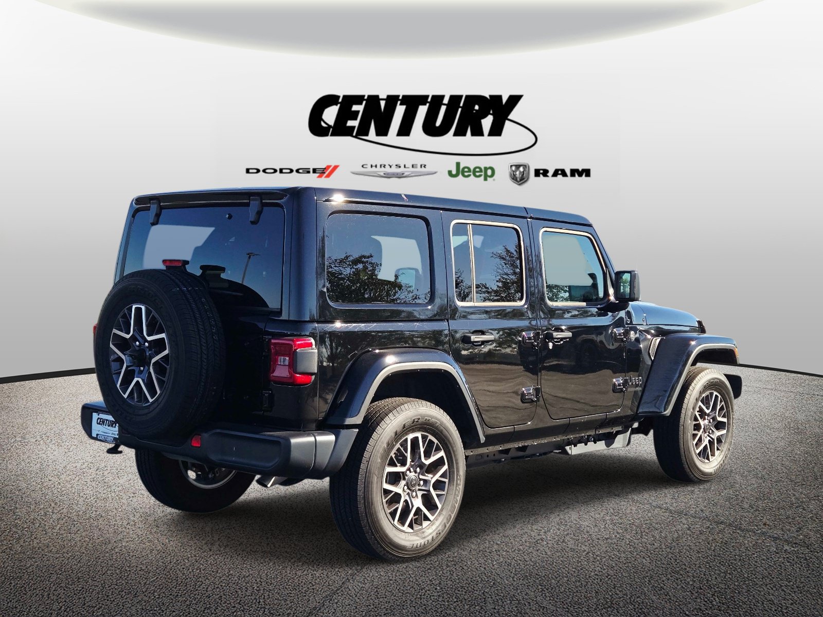 Used 2026 Jeep Wrangler Unlimited Sahara AWD/4WD image 4