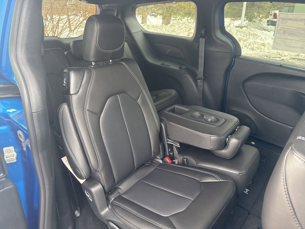 New 2026 Chrysler Pacifica Select image 51