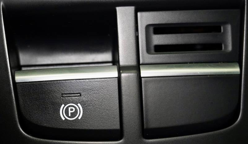 Used 2017 Audi A3 e-tron Premium Plus w/ Technology Package image 31