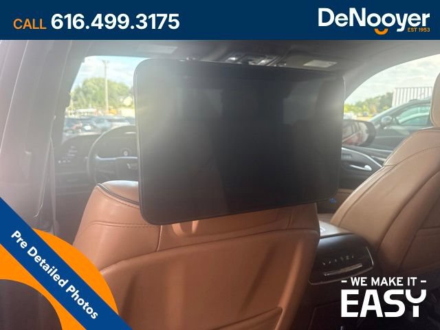Used 2023 Cadillac Escalade Premium Luxury w/ LPO, Radiant Package AWD/4WD image 33