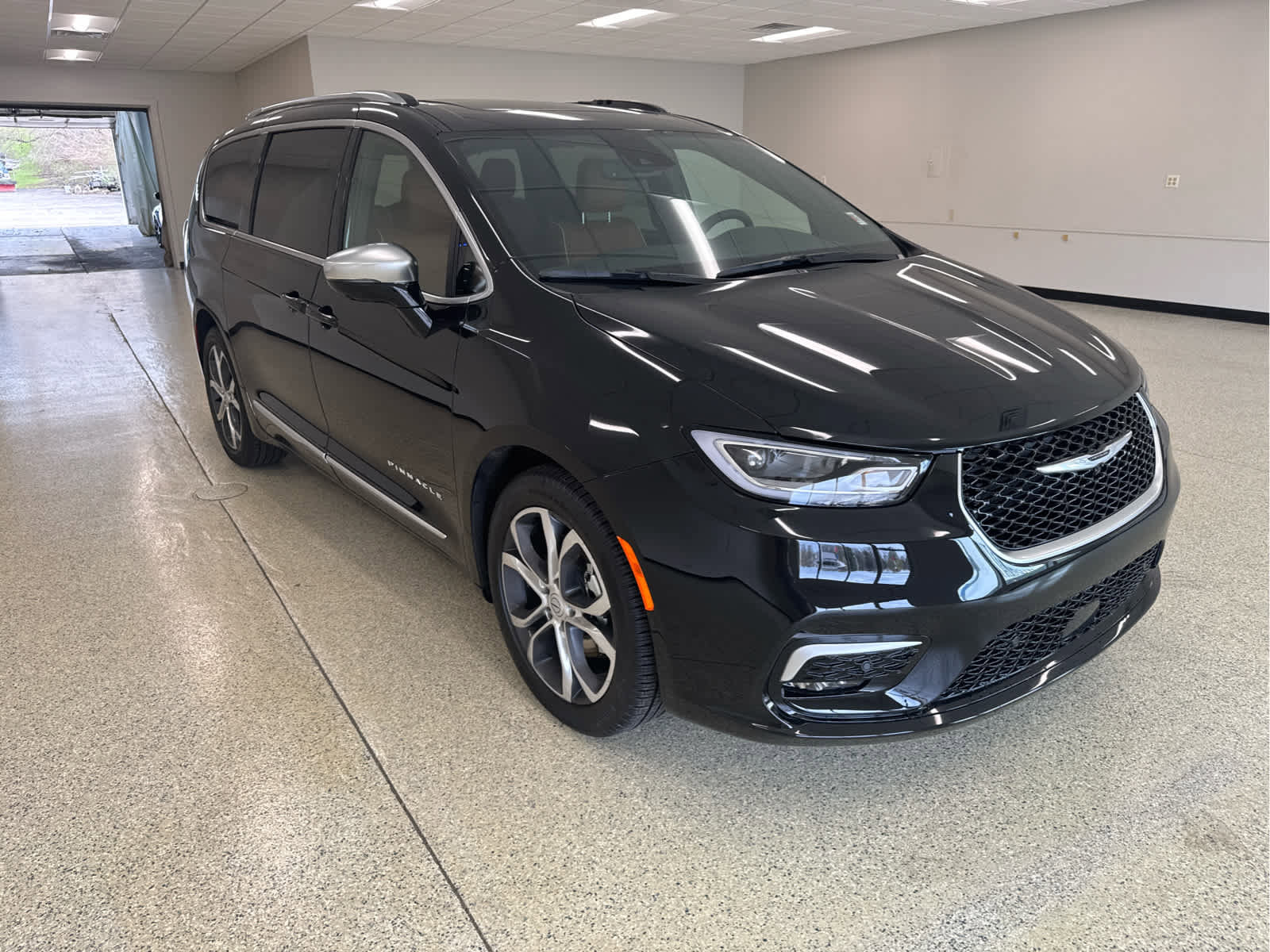 New 2026 Chrysler Pacifica Pinnacle FWD image 3
