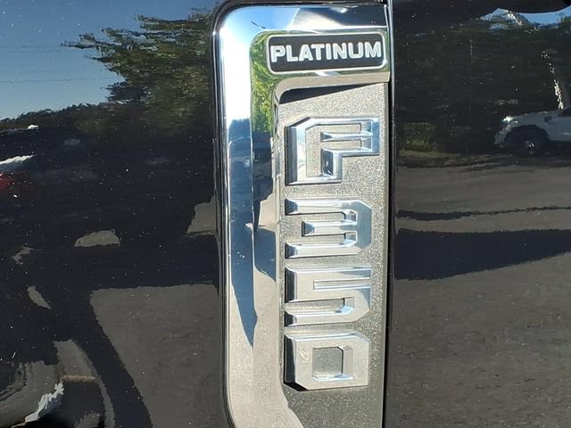 Used 2022 Ford F350 Platinum w/ FX4 Off-Road Package AWD/4WD image 9