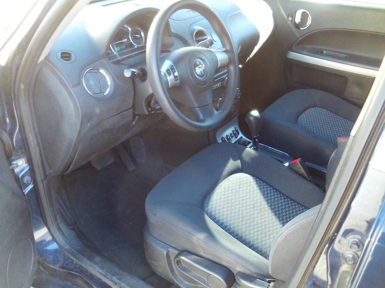 Used 2010 Chevrolet HHR LT image 23