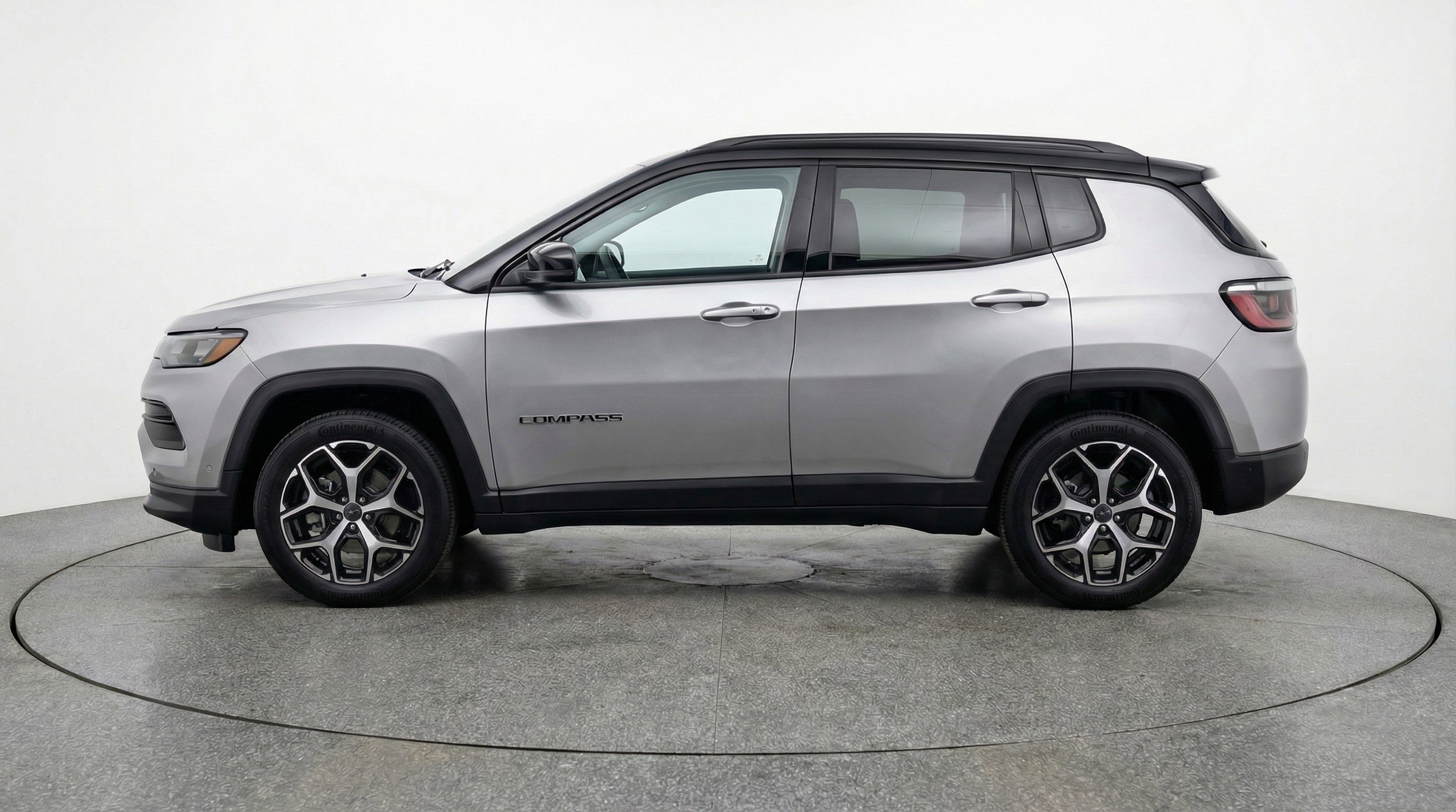 Used 2025 Jeep Compass Limited image 5
