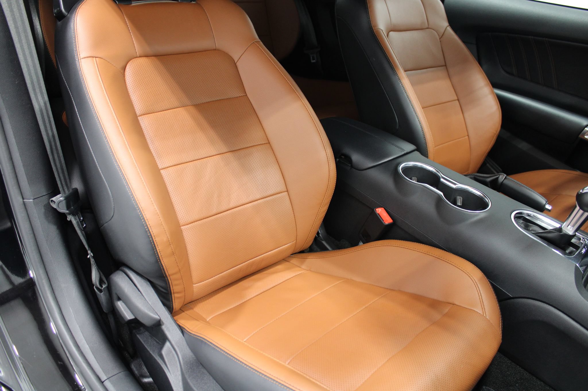 Used 2018 Ford Mustang GT Premium RWD image 22