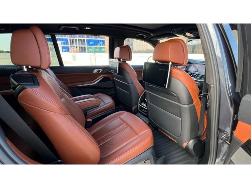 Used 2020 BMW X7 M50i image 23