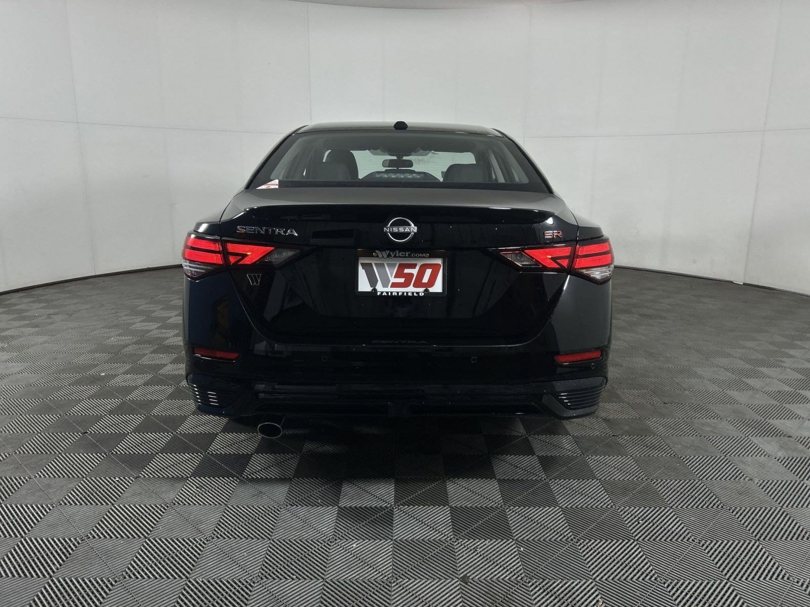 New 2025 Nissan Sentra SR w/ SR Premium Package FWD image 16