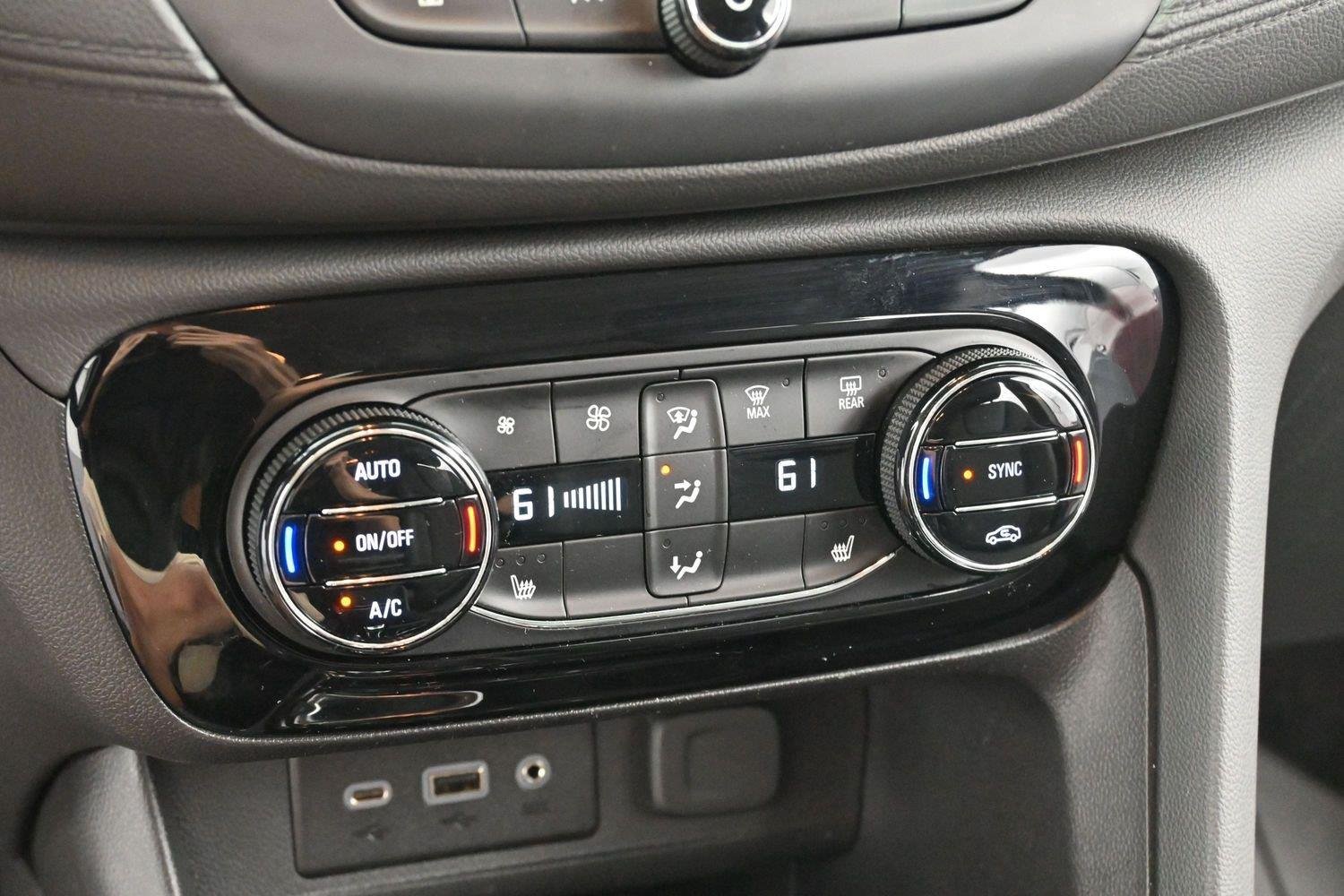 Used 2022 Buick Encore GX Select w/ Sport Touring Package AWD/4WD image 22