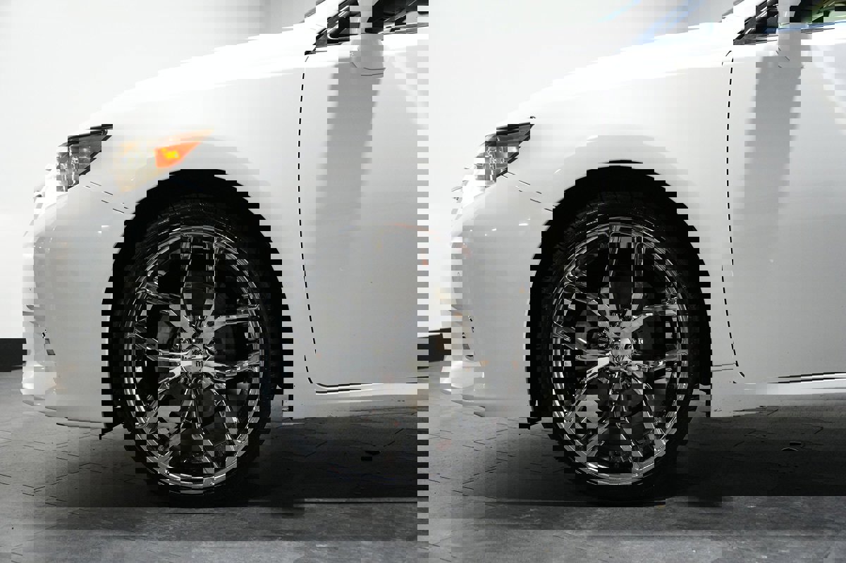 Used 2015 Lexus ES 350 w/ Luxury Package image 4