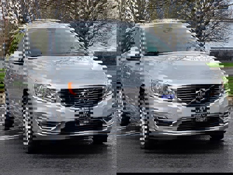 Used 2015 Volvo V60 T5 Premier image 2