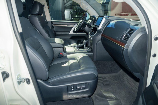 Used 2021 Toyota Land Cruiser image 14