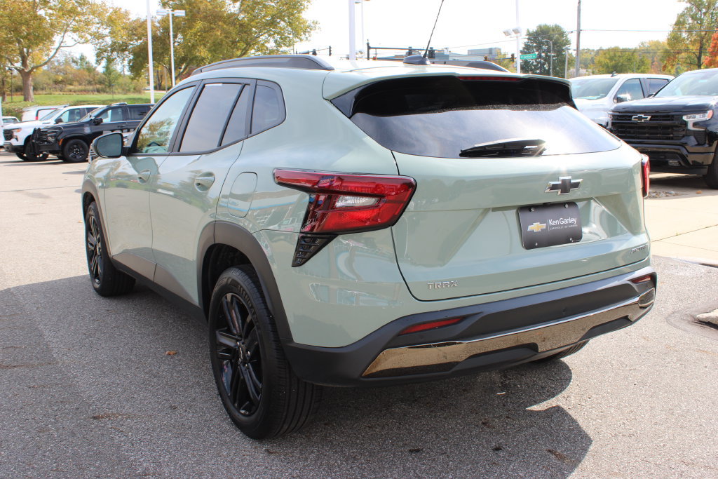 Used 2025 Chevrolet Trax ACTIV w/ Sunroof Package FWD image 26