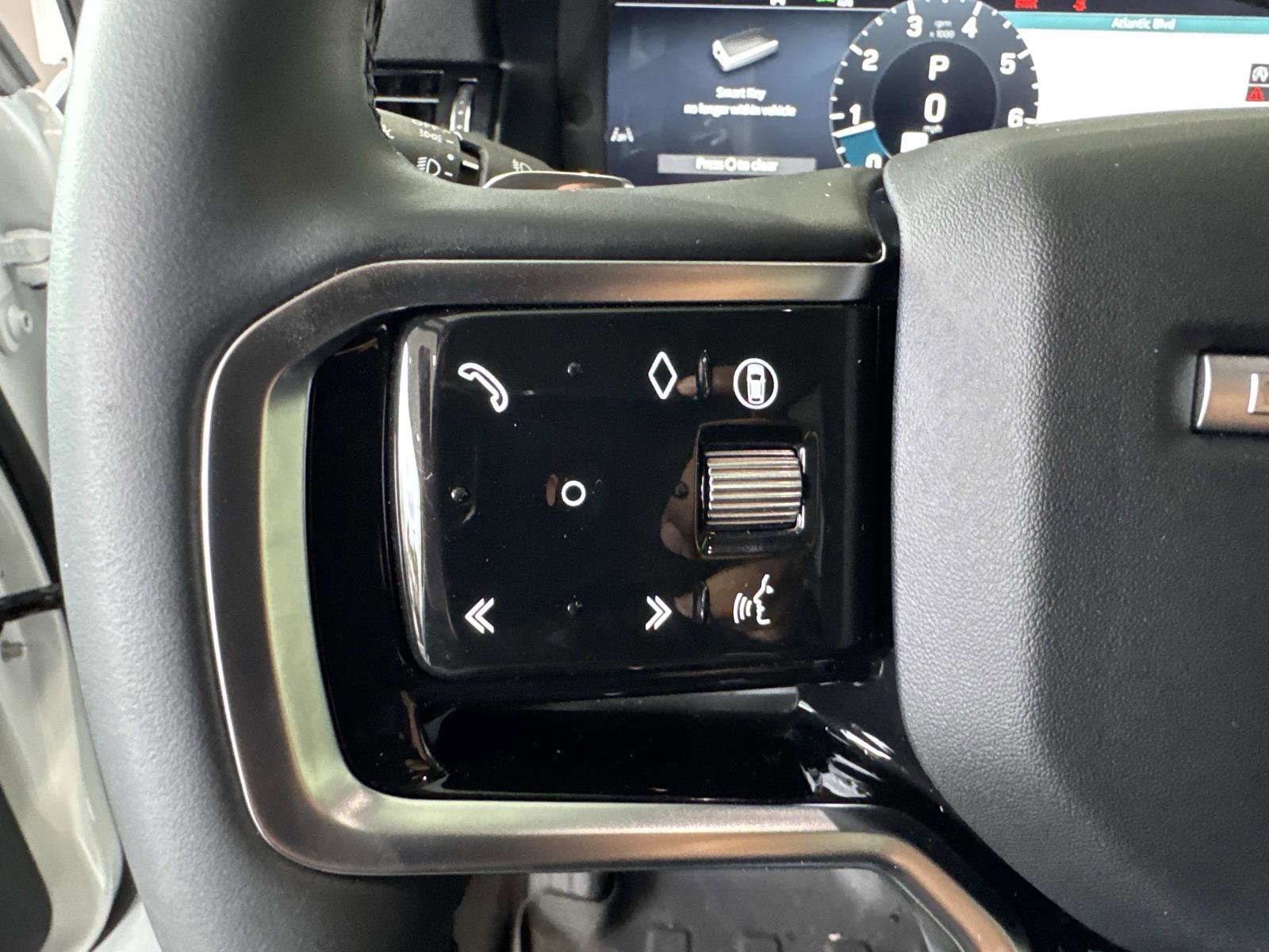 Certified 2025 Land Rover Discovery Sport S image 32