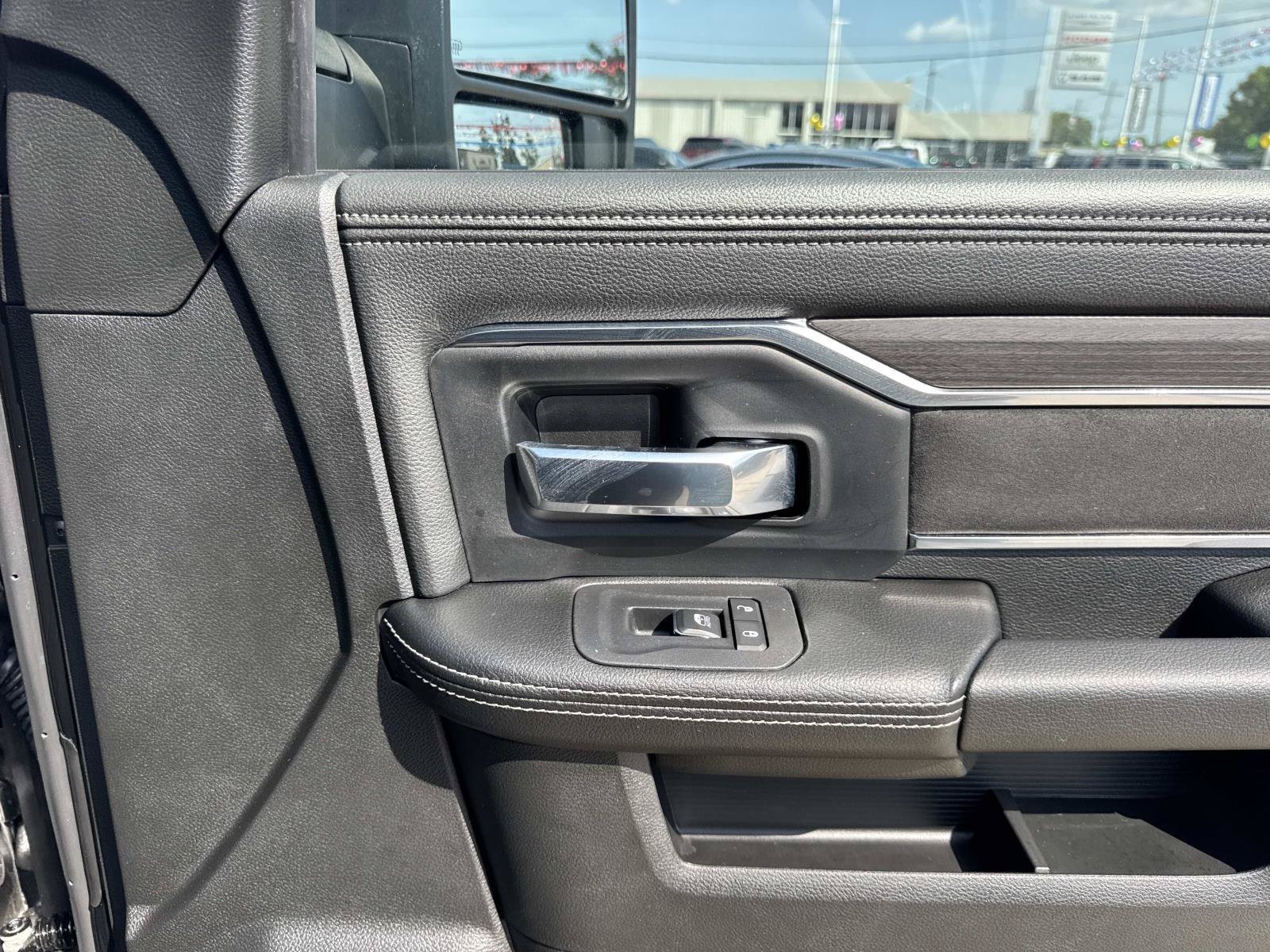 Used 2026 RAM 2500 Laramie AWD/4WD image 14